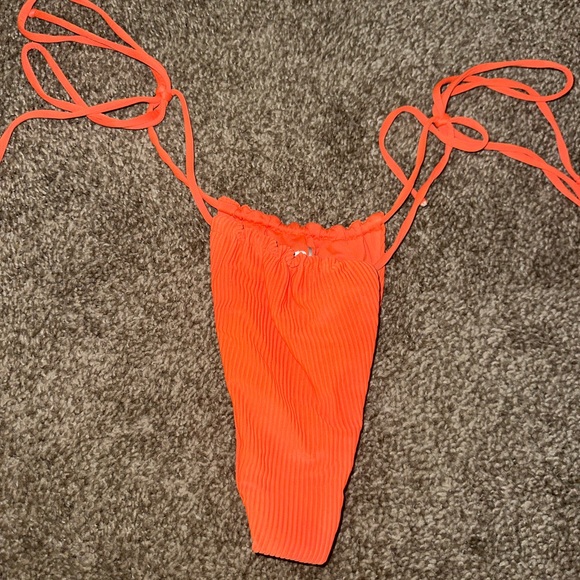 Frankie’s Bikinis Orange Set - Picture 3 of 3